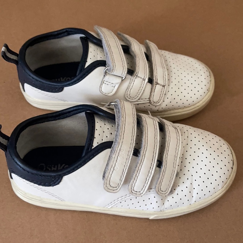 Oshkosh shoes 9c